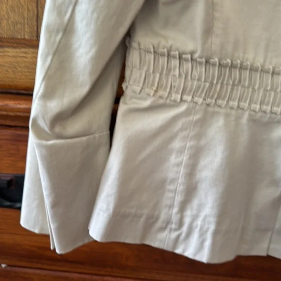 BCBGMaxazria blazer jacket size small - beige / vintage & great condition!
